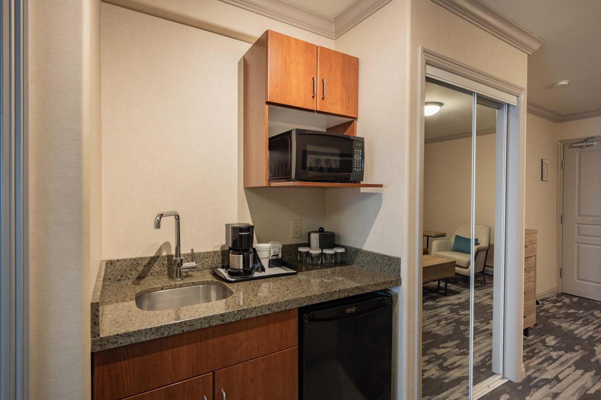 Sandman Hotel & Suites Winnipeg Airport Extérieur photo