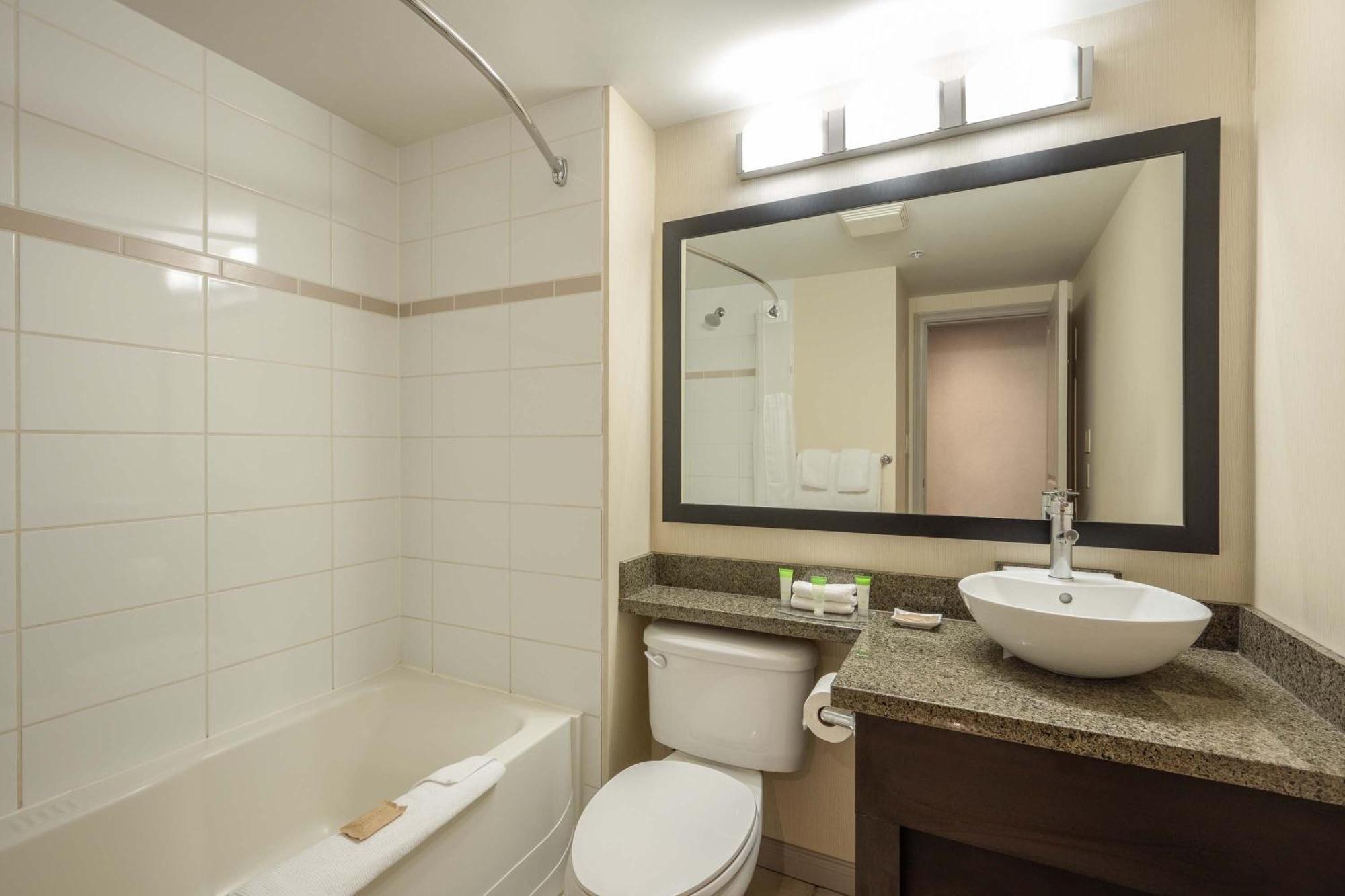 Sandman Hotel & Suites Winnipeg Airport Extérieur photo