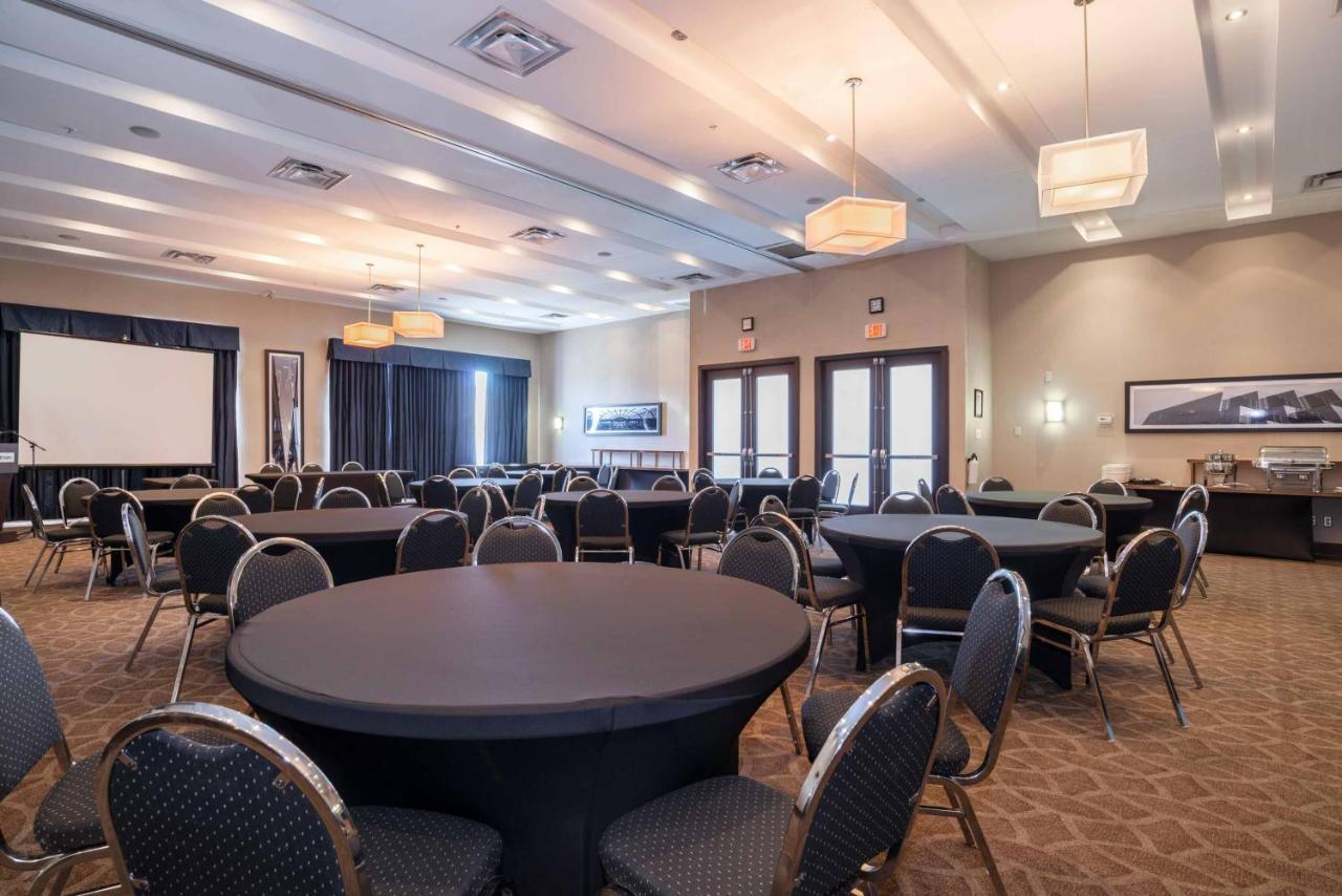 Sandman Hotel & Suites Winnipeg Airport Extérieur photo